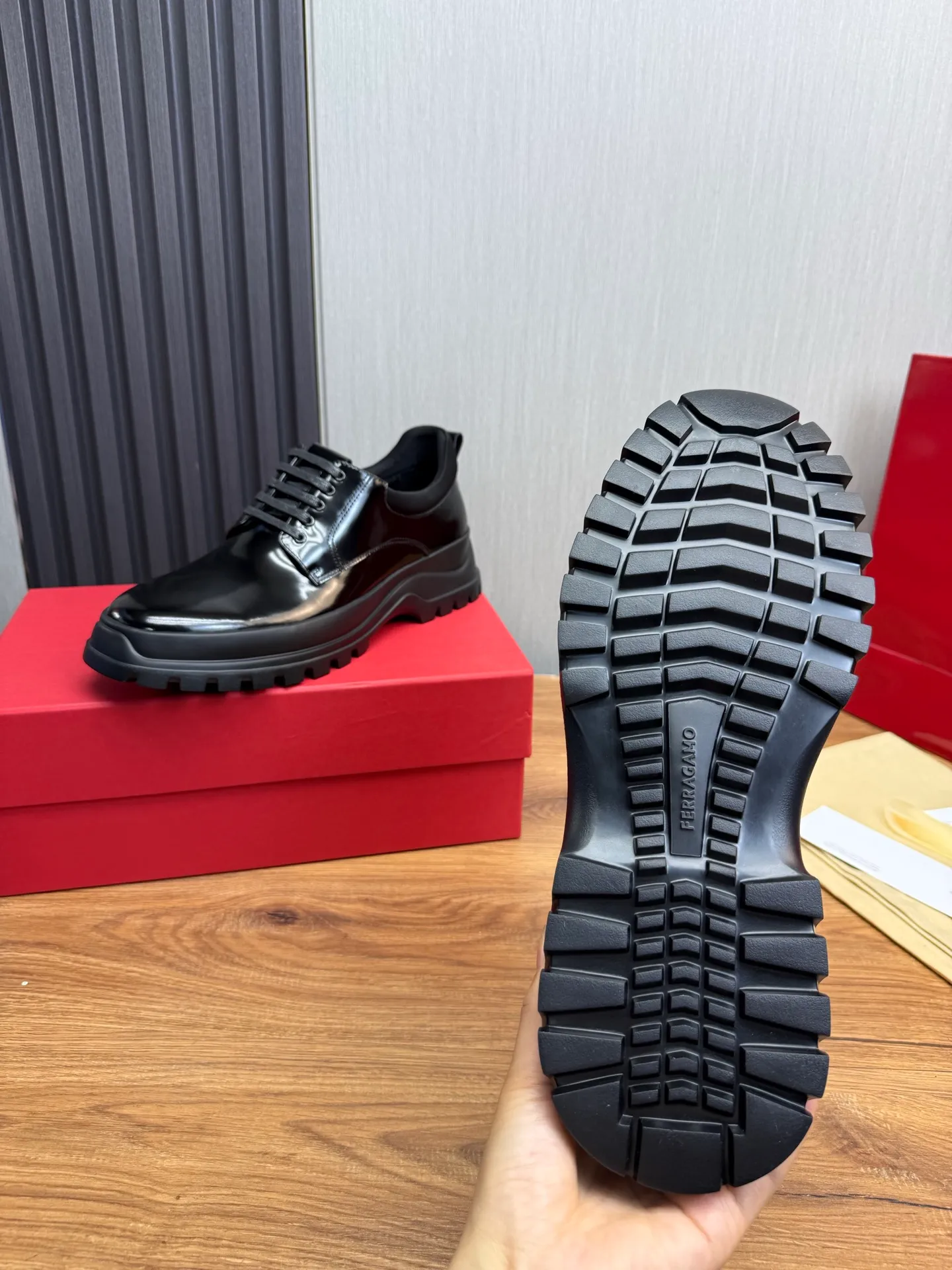 Men's shoes 💰880💰 Ferragamo. [Ferragamo] Men's Loaf leather shoes, the latest hot style, 1:1 original purchase quality, top quality, imported open-edge beaded cowhide leather on the upper, hand-made three-dimensional stitching highlights the round toe design, the inner feet are made of imported cowhide, with original wear-resistant rubber outsole, matching code 39-44, (38, 45 custom-made, non-refundable)